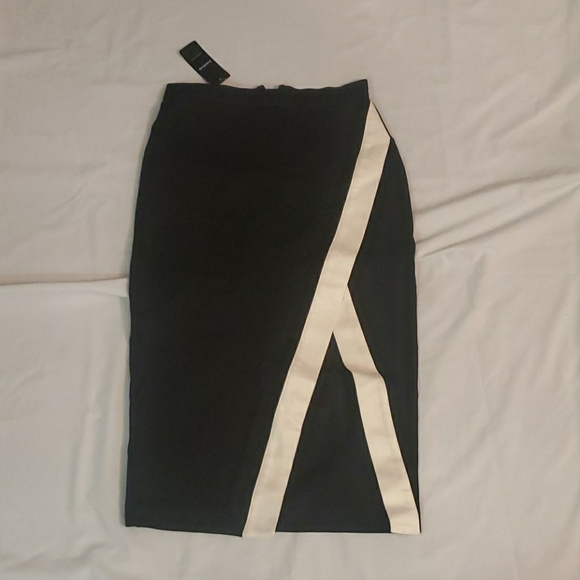 Bebe midi black and white skirt with slit - Picture 1 of 1